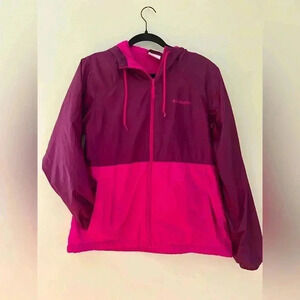 Columbia hooded rain jacket size M